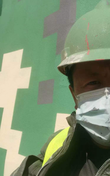 天门迷彩漆未完全固化；